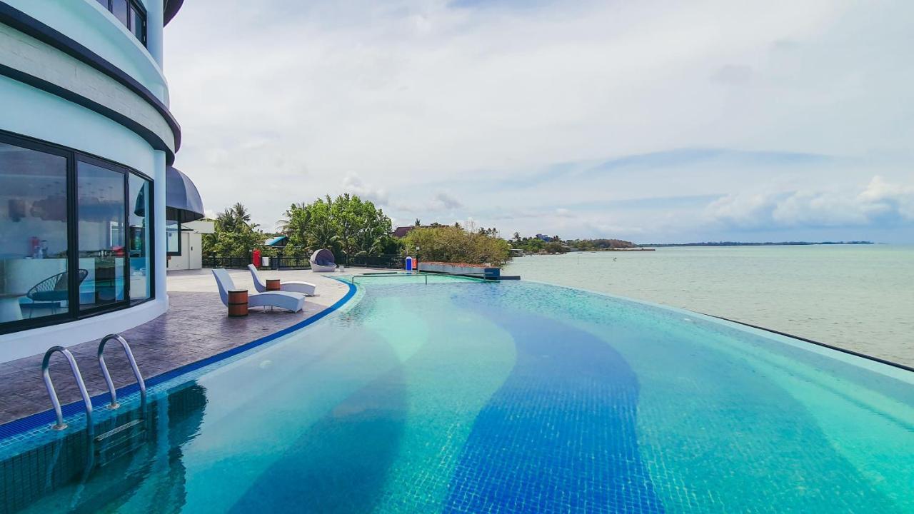 BW Suite Belitung Tanjung Pandan Εξωτερικό φωτογραφία