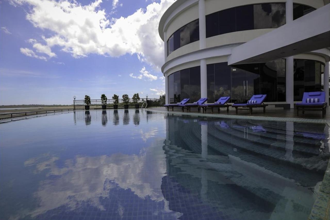 BW Suite Belitung Tanjung Pandan Εξωτερικό φωτογραφία